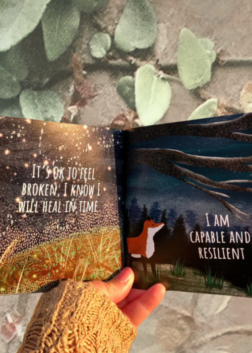 Fox Under the Moon | Light in the Dark - Positive Thoughts for Difficult Days | Mini Book 